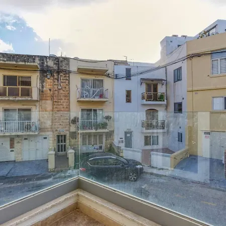 Stylish Walk To St. Julian's Lejlighed