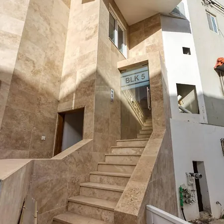 アパート Stylish Walk To St. Julian's Is-Swieqi