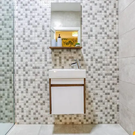 Apartament Stylish Walk To St. Julian's Is-Swieqi