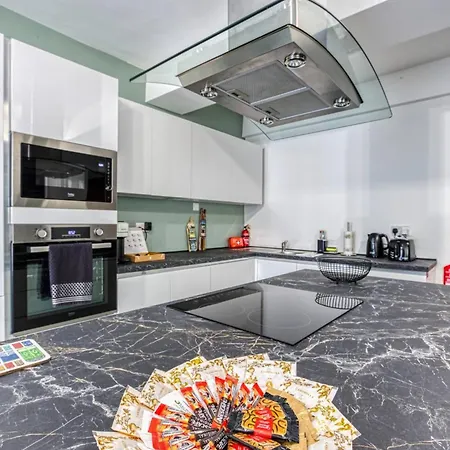 Apartament Stylish Walk To St. Julian's Is-Swieqi