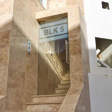 Stylish Walk To St. Julian's Apartament Is-Swieqi